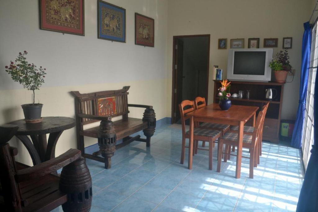 Oyo 851 On Hill Residence Patong Экстерьер фото