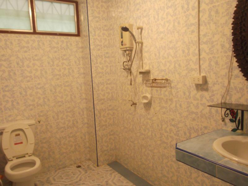 Oyo 851 On Hill Residence Patong Экстерьер фото